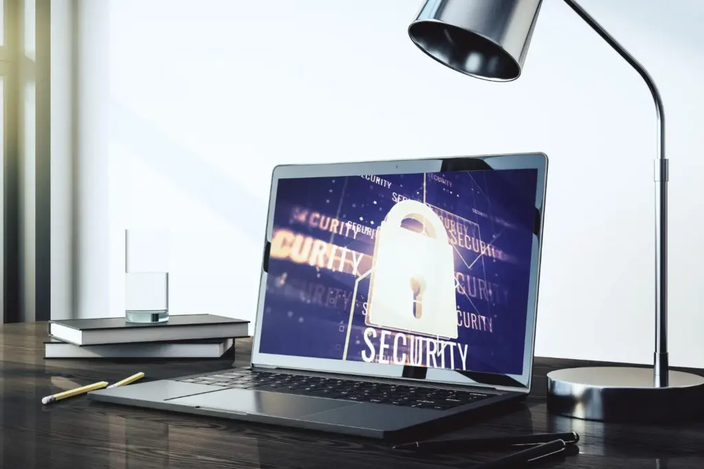 Trucos de seguridad para 2025: alertas de violaciones, inicios de sesión resistentes al phishing y reutilización mínima de contraseñas